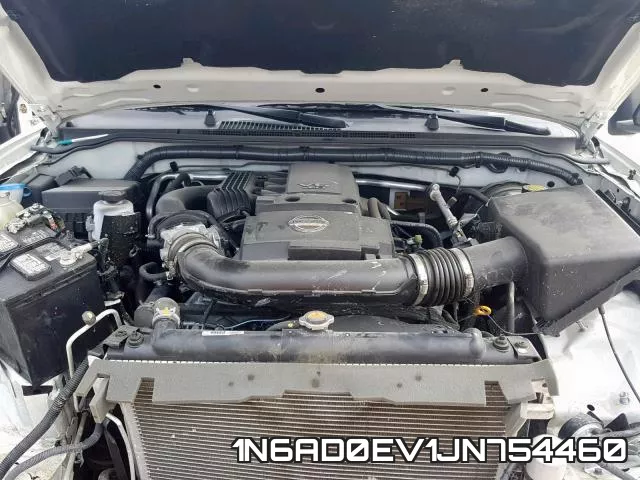 1N6AD0EV1JN754460 фото 8