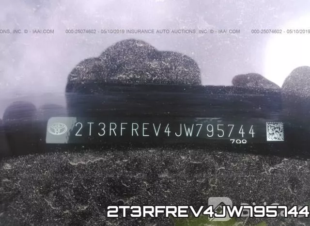 2T3RFREV4JW795744 фото 10