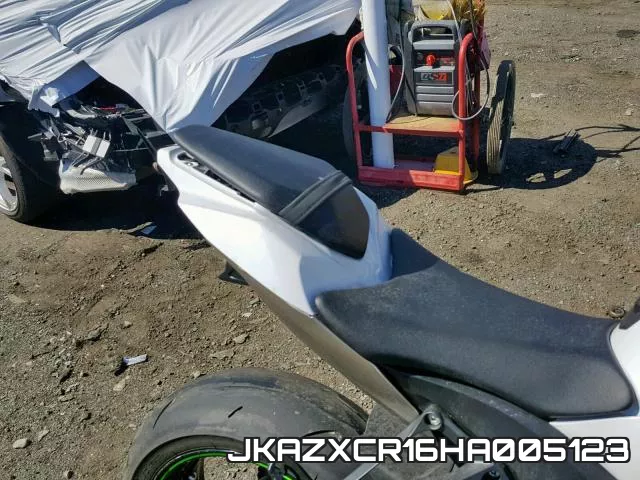 JKAZXCR16HA005123 фото 7