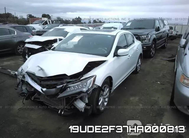 19UDE2F37HA000813 фото 3