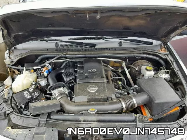 1N6AD0EV0JN745748 фото 8