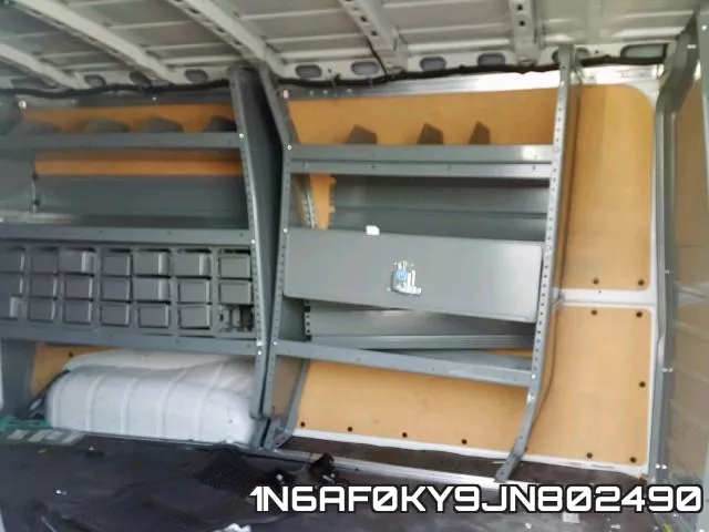1N6AF0KY9JN802490 фото 7