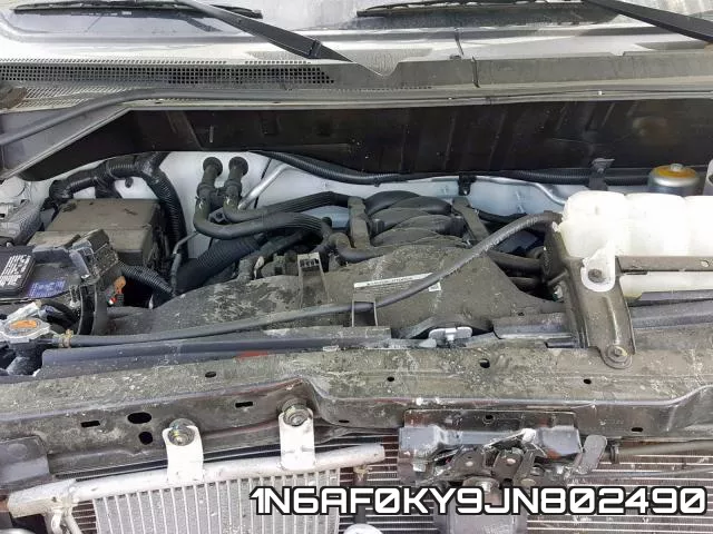 1N6AF0KY9JN802490 фото 8