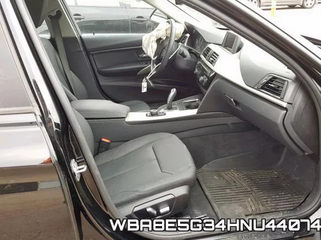 WBA8E5G34HNU44074 фото 6