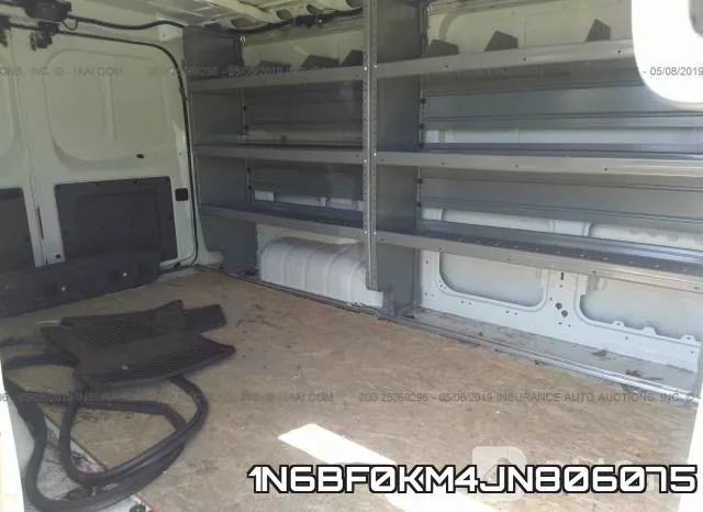 1N6BF0KM4JN806075 фото 9