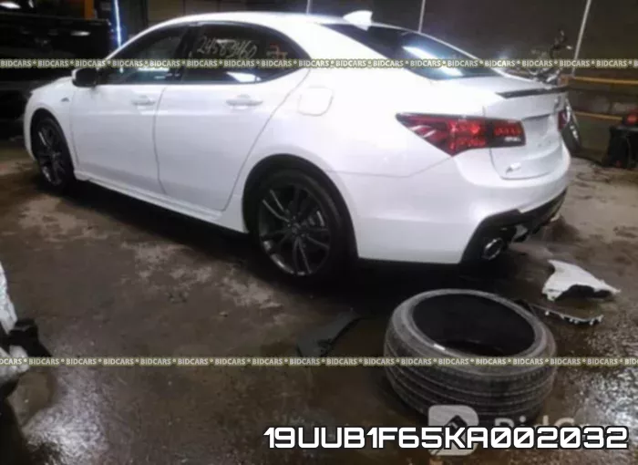 19UUB1F65KA002032 фото 4