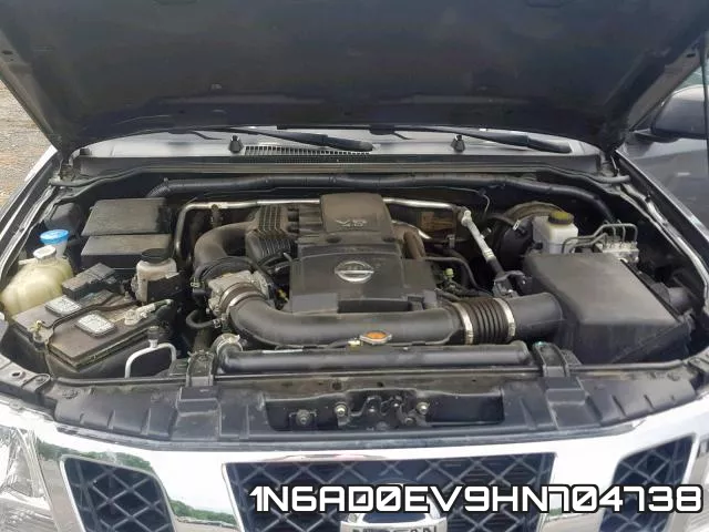 1N6AD0EV9HN704738 фото 8