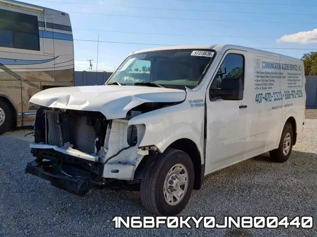 1N6BF0KY0JN800440 фото 3