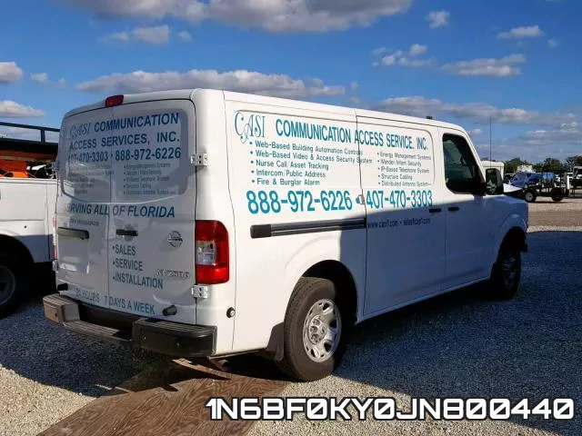 1N6BF0KY0JN800440 фото 5