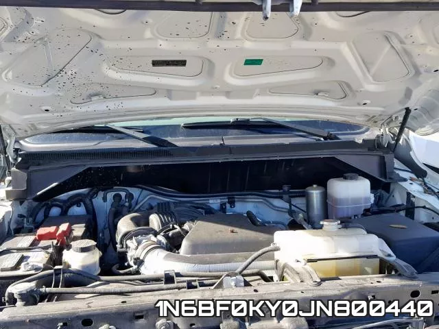 1N6BF0KY0JN800440 фото 8