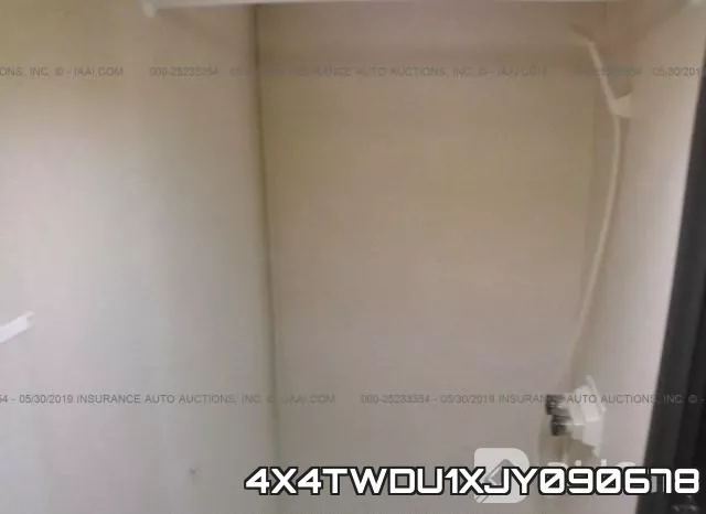 4X4TWDU1XJY090678 фото 2