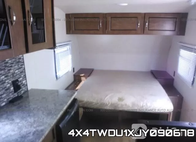 4X4TWDU1XJY090678 фото 6