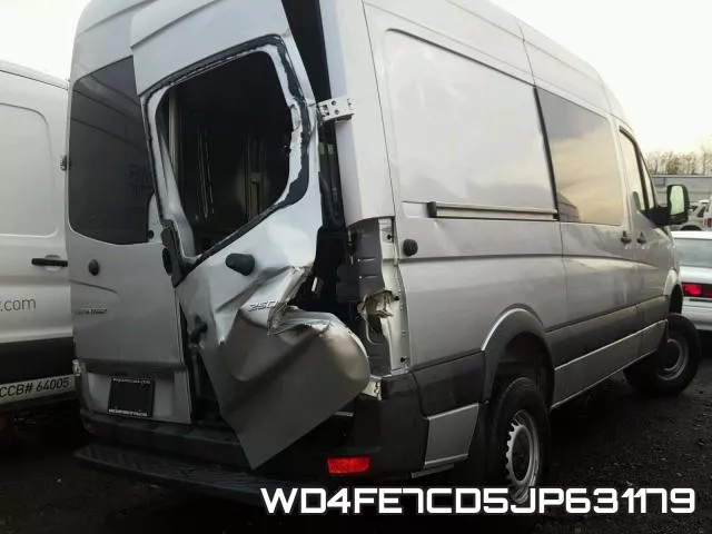 WD4FE7CD5JP631179 фото 5