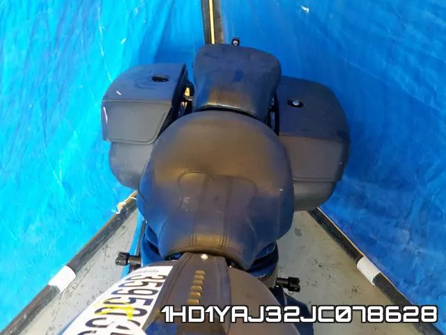 1HD1YAJ32JC078628 фото 7