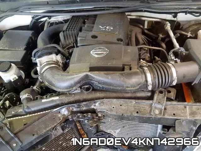 1N6AD0EV4KN742966 фото 8