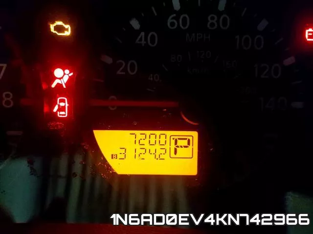 1N6AD0EV4KN742966 фото 9