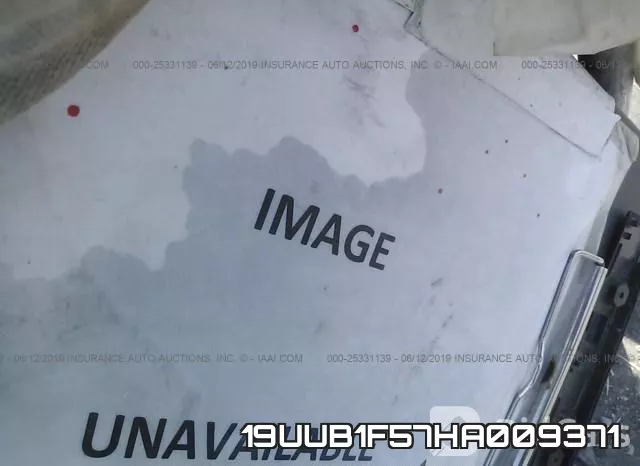19UUB1F57HA009371 фото 2