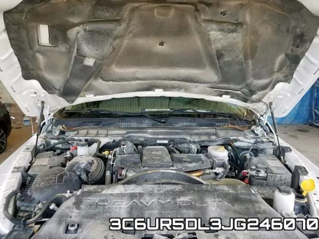 3C6UR5DL3JG246070 фото 8