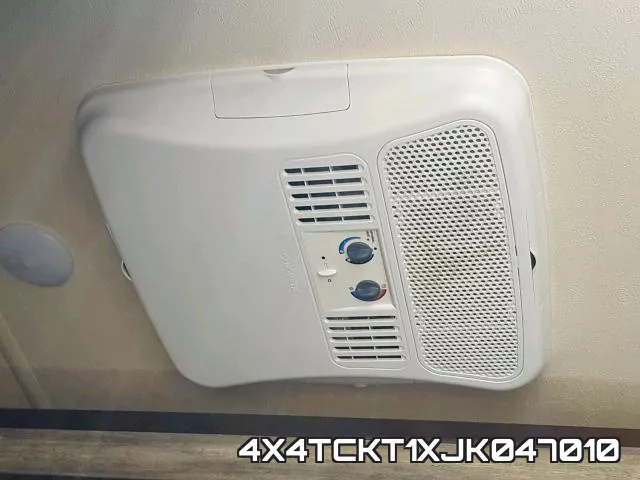 4X4TCKT1XJK047010 фото 8