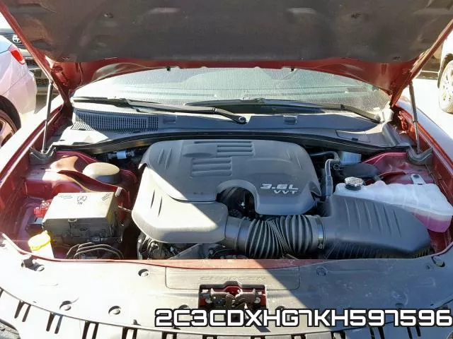 2C3CDXHG7KH597596 фото 8