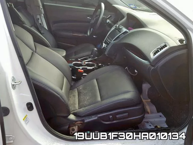 19UUB1F30HA010134 фото 6