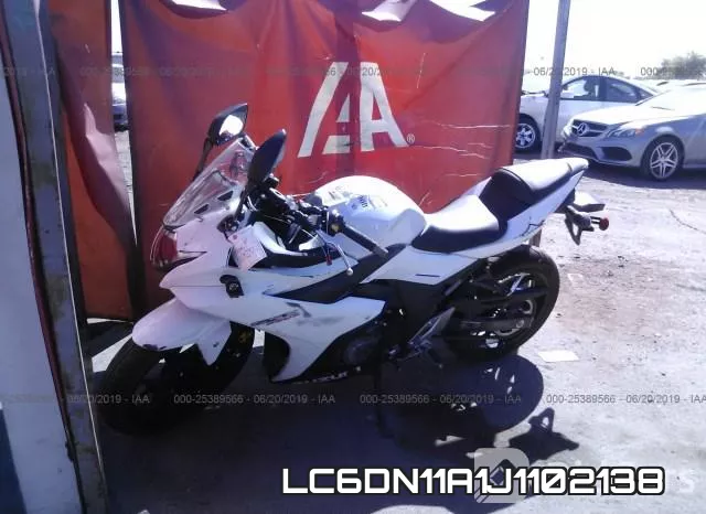 LC6DN11A1J1102138 фото 3