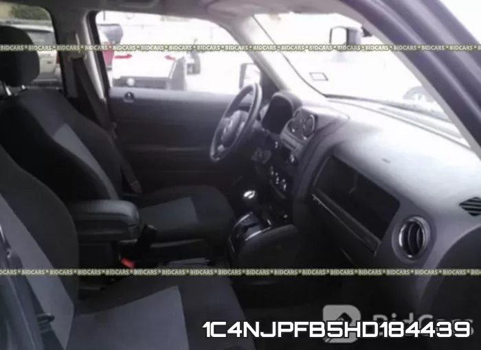 1C4NJPFB5HD184439 фото 6
