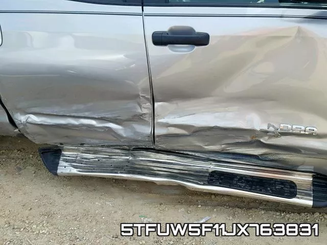 5TFUW5F11JX763831 фото 10