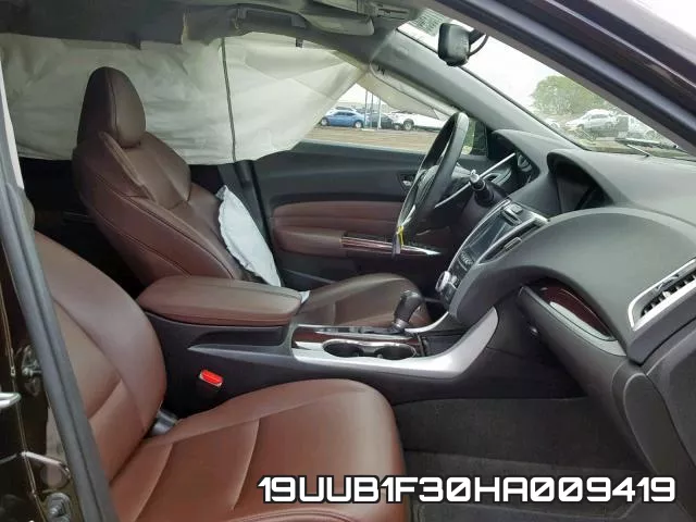 19UUB1F30HA009419 фото 6