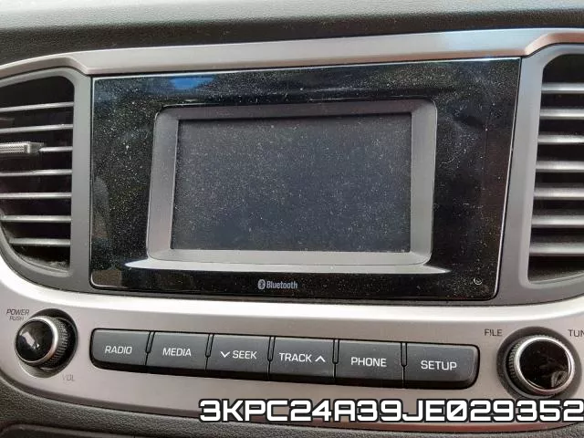 3KPC24A39JE029352 фото 10