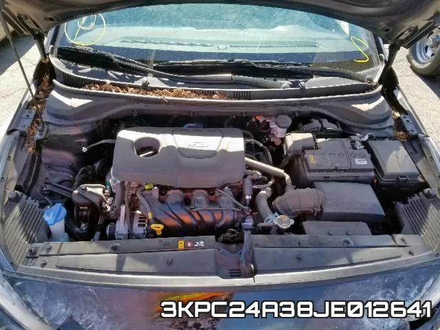 3KPC24A38JE012641 фото 8