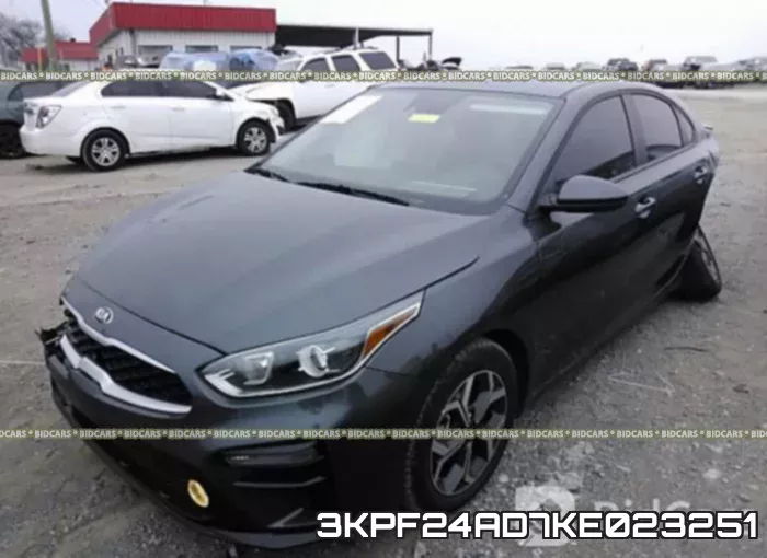 3KPF24AD7KE023251 фото 3