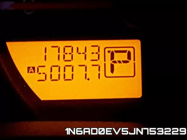 1N6AD0EV5JN753229 фото 9