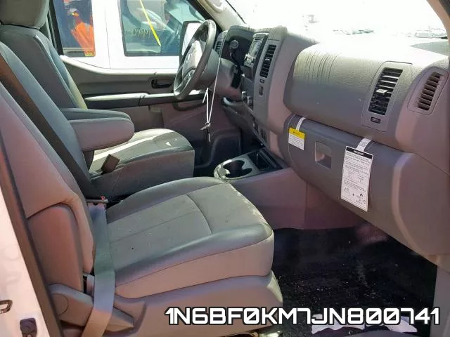 1N6BF0KM7JN800741 фото 6