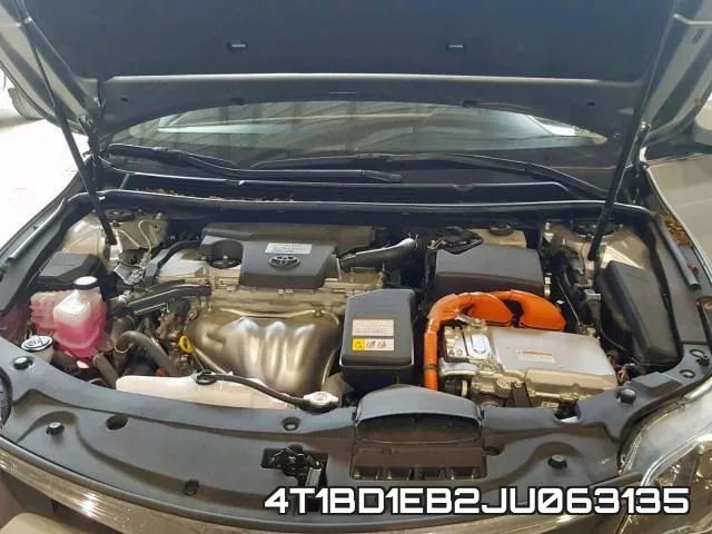 4T1BD1EB2JU063135 фото 8