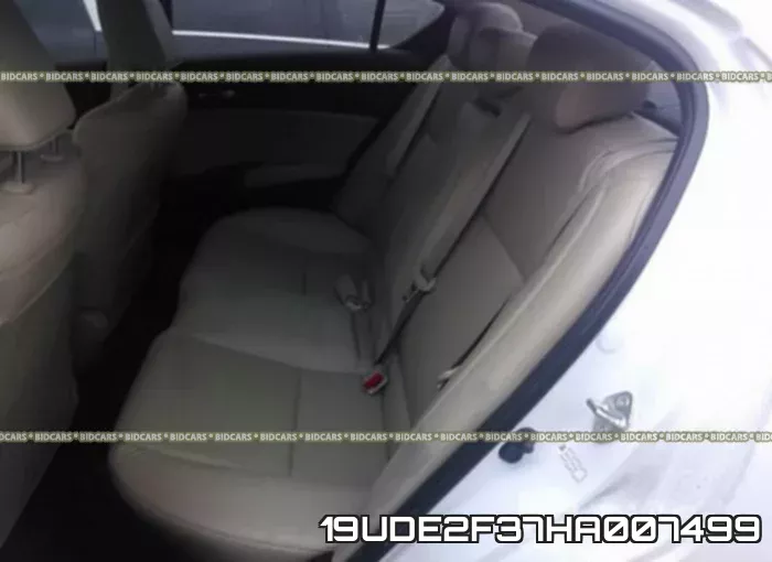 19UDE2F37HA007499 фото 9