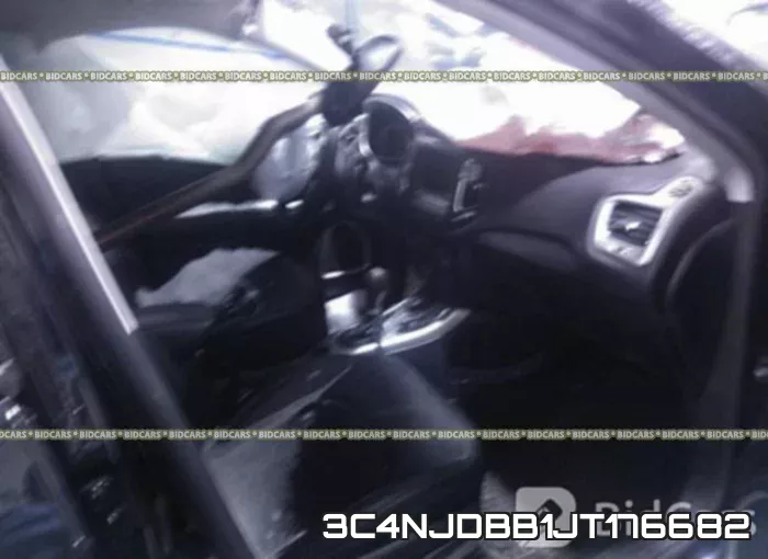 3C4NJDBB1JT176682 фото 6