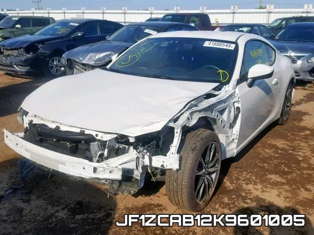 JF1ZCAB12K9601005 фото 3