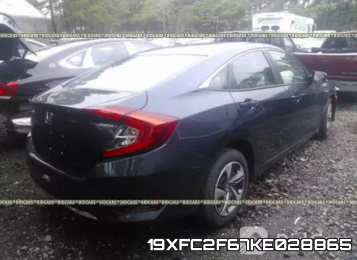 19XFC2F67KE028865 фото 5