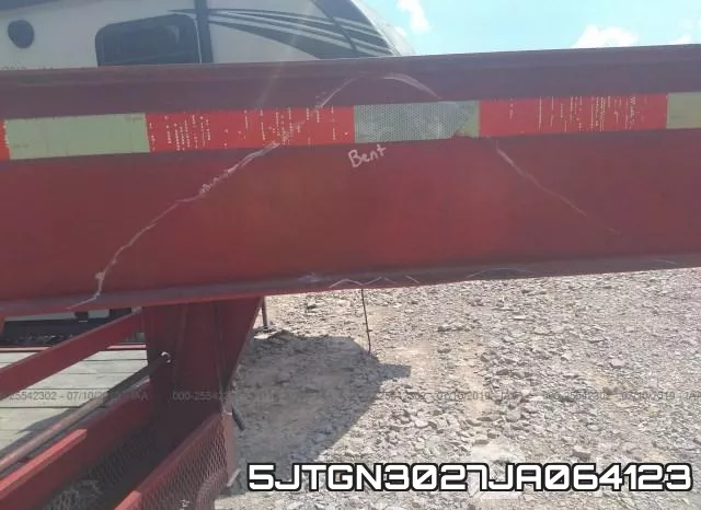 5JTGN3027JA064123 фото 7