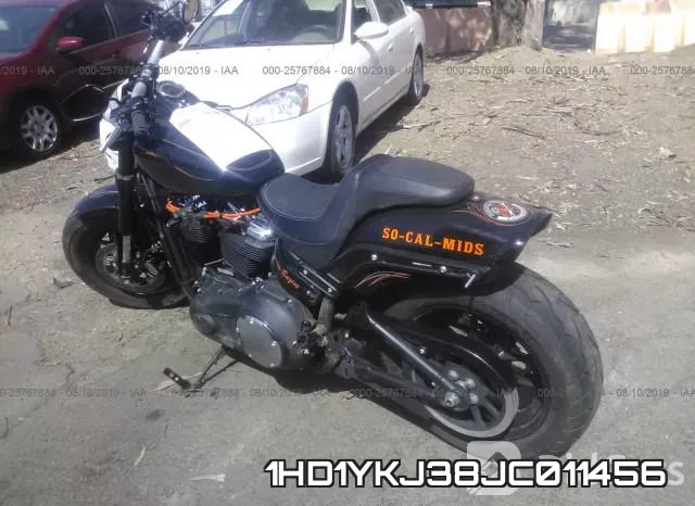 1HD1YKJ38JC011456 фото 4