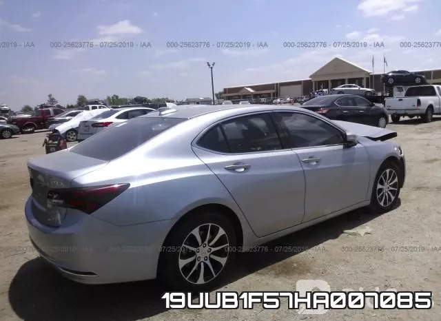 19UUB1F57HA007085 фото 5