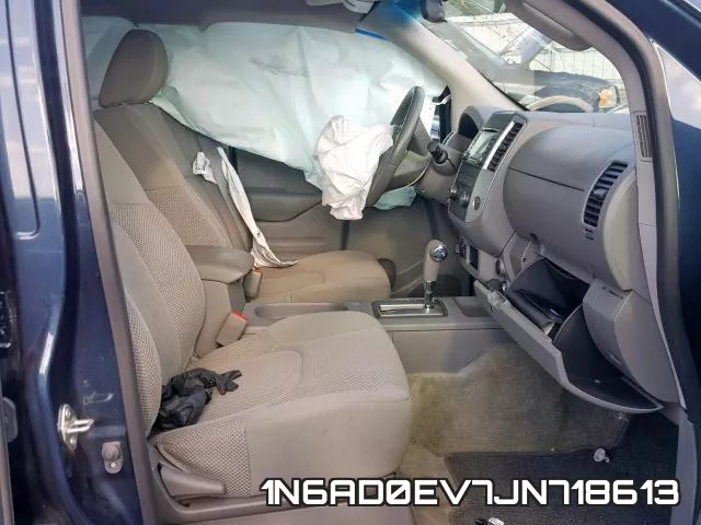 1N6AD0EV7JN718613 фото 6