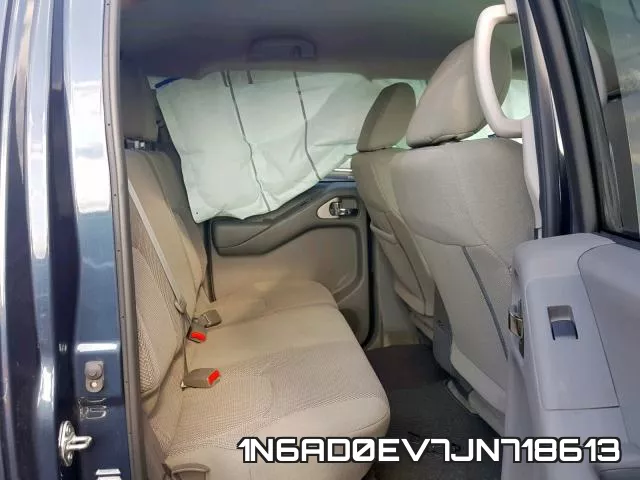 1N6AD0EV7JN718613 фото 7