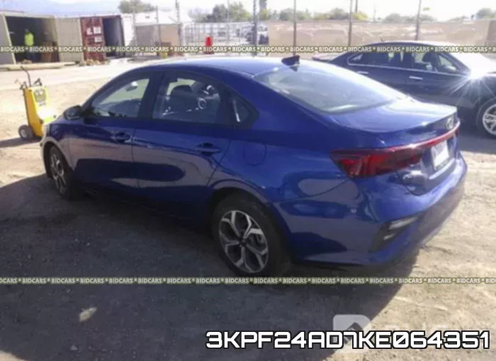 3KPF24AD7KE064351 фото 4
