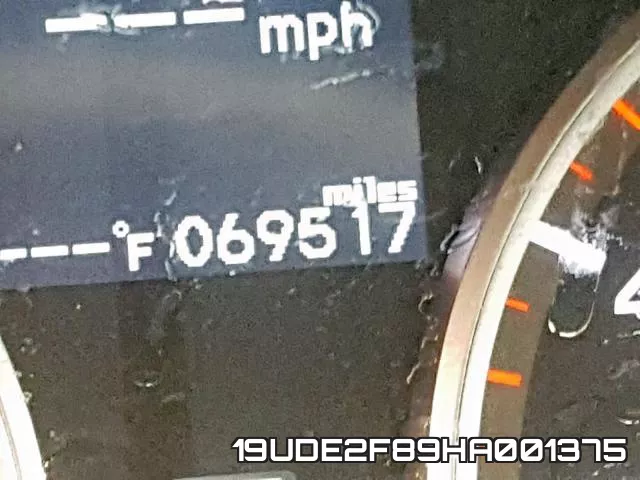 19UDE2F89HA001375 фото 9