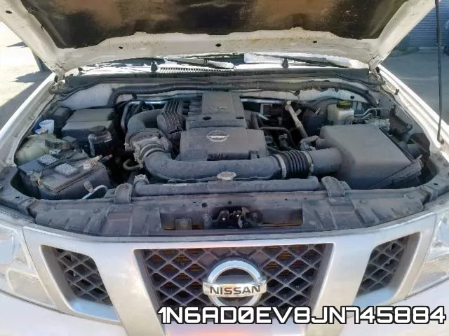 1N6AD0EV8JN745884 фото 8