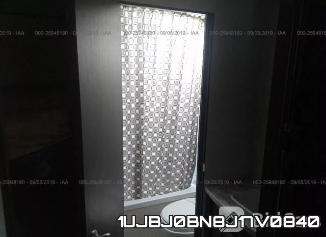 1UJBJ0BN8J17V0840 фото 8