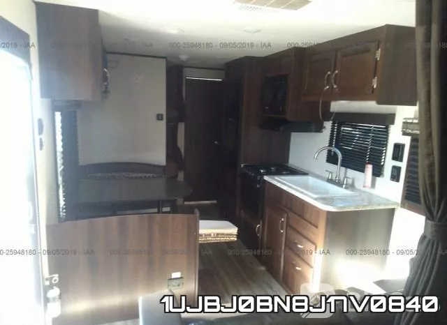 1UJBJ0BN8J17V0840 фото 9