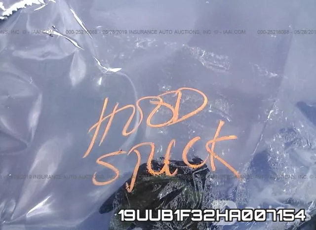 19UUB1F32HA007154 фото 2
